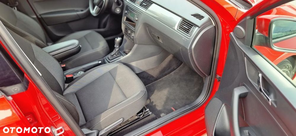 Skoda RAPID 1.4 TSI Elegance DSG - 25