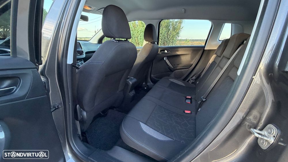 Peugeot 2008 1.2 PureTech Style - 21