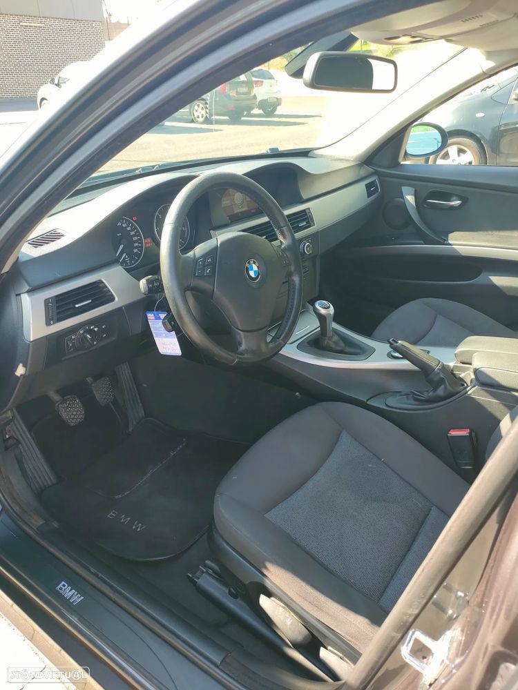 BMW 320 d - 10