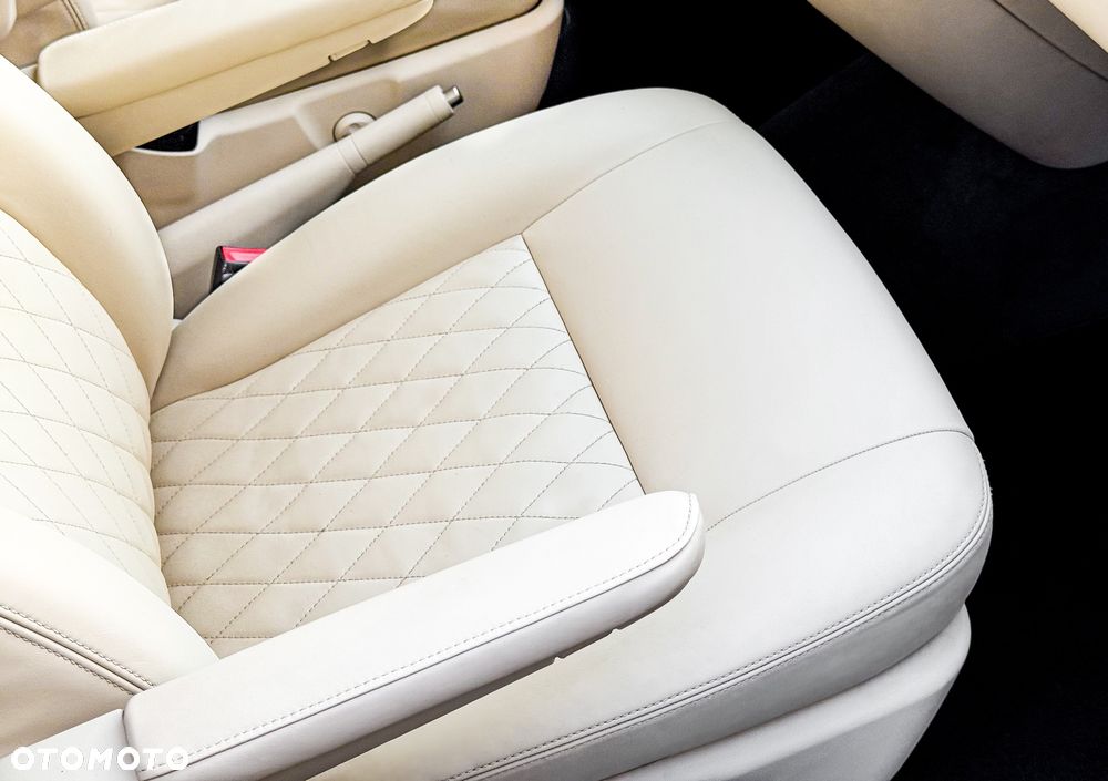 Volkswagen Multivan - 38