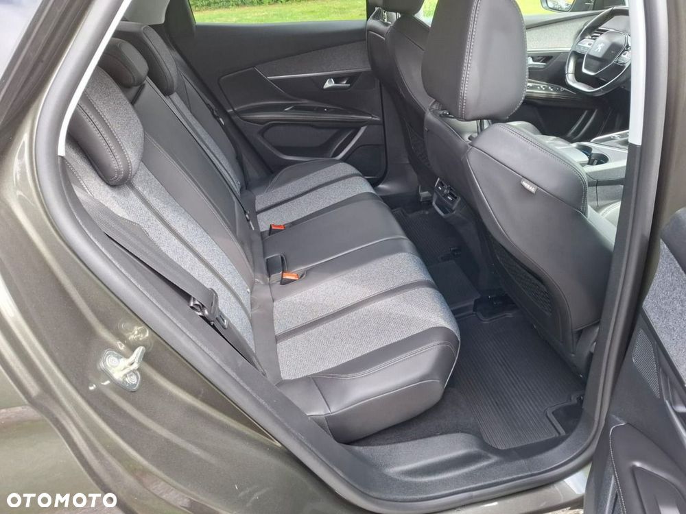 Peugeot 3008 PureTech 130 Stop & Start GPF Allure - 26