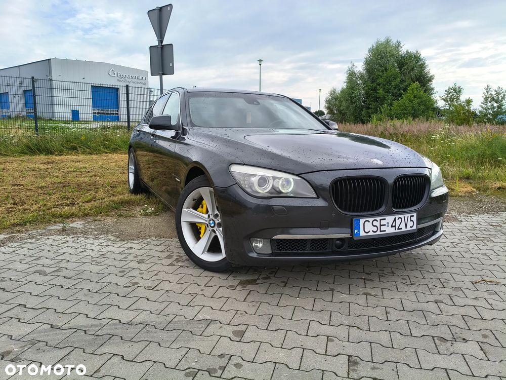 BMW Seria 7 740i - 1