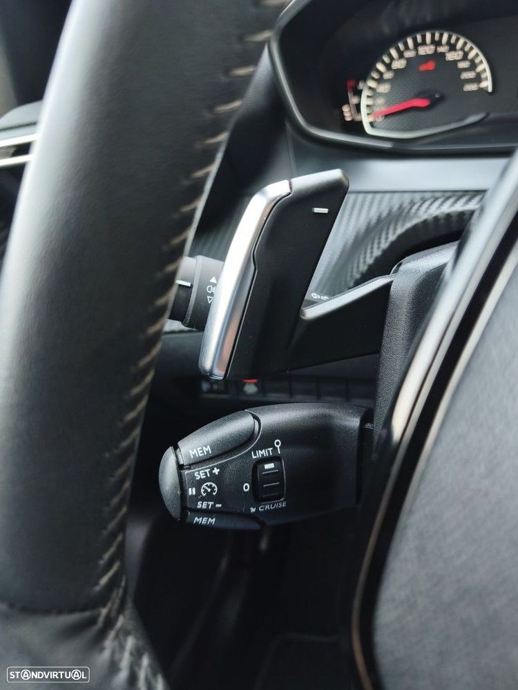 Peugeot 2008 PureTech 130 EAT8 Allure - 34