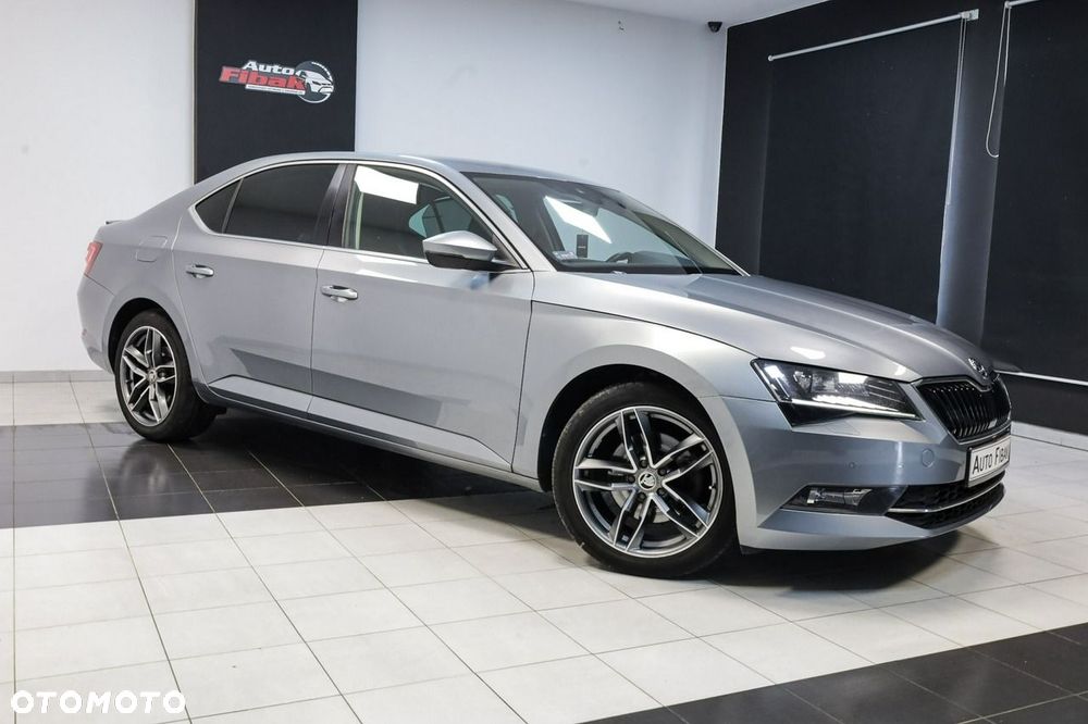 Skoda Superb 2.0 TDI SCR Style DSG - 5