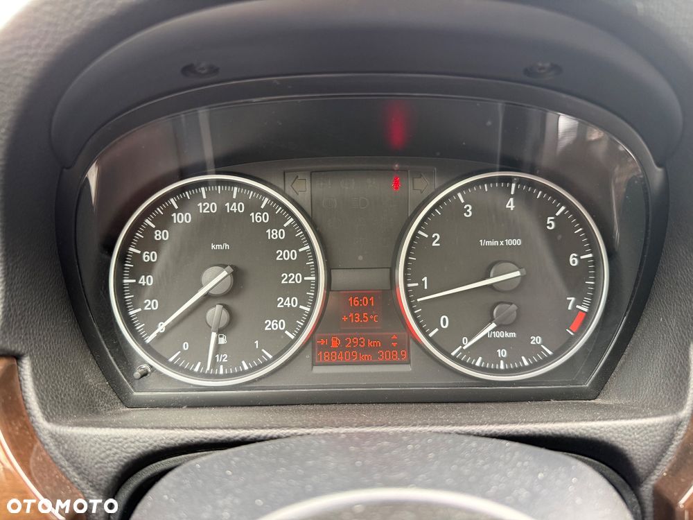 BMW Seria 3 318i - 14