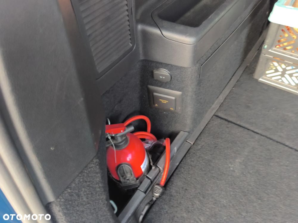 Volkswagen Touran - 19