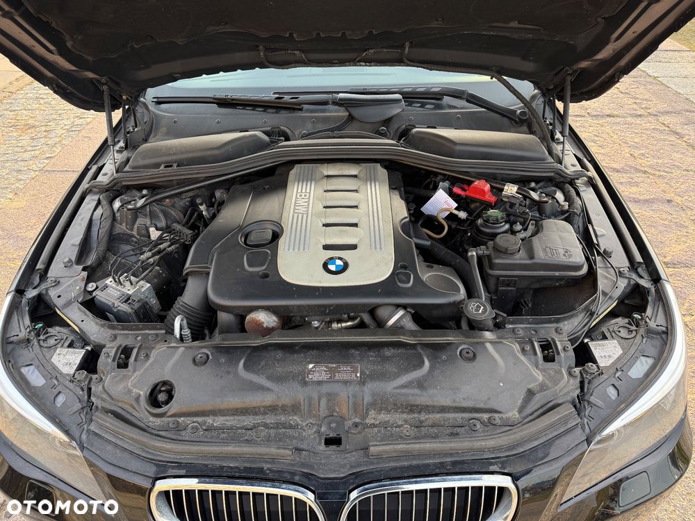BMW Seria 5 525d - 17