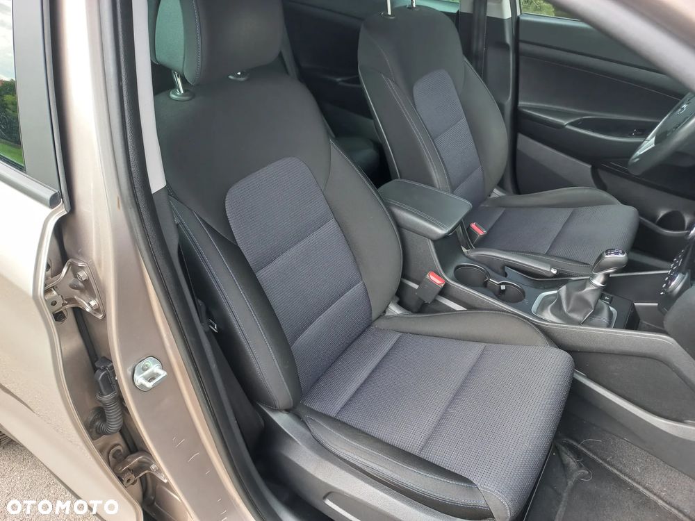 Hyundai Tucson blue 1.7 CRDi 2WD Style - 26
