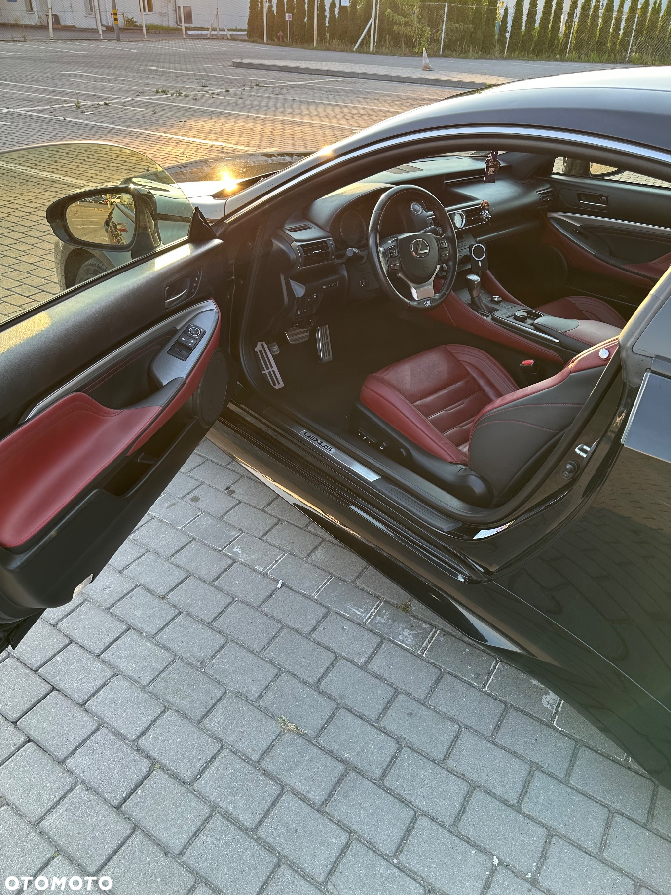 Lexus RC 200t / 300 F Sport - 14