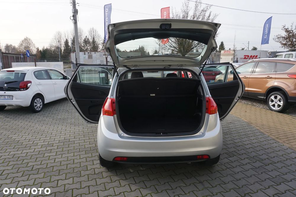 Kia Venga 1.4 Business Line - 17