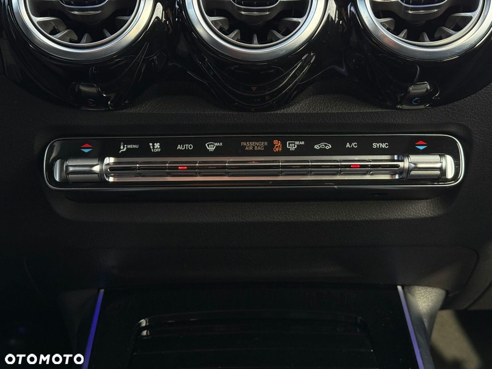 Mercedes-Benz GLB 200 AMG Line 7G-DCT - 22