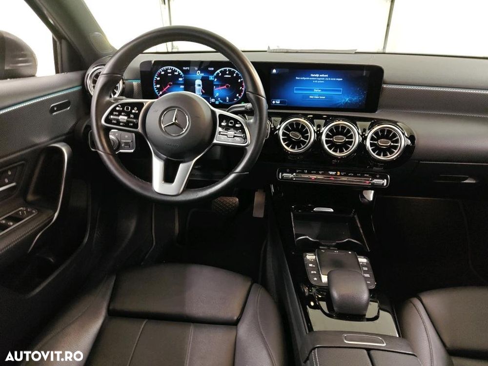 Mercedes-Benz A 180 7G-DCT Special Edition - 4