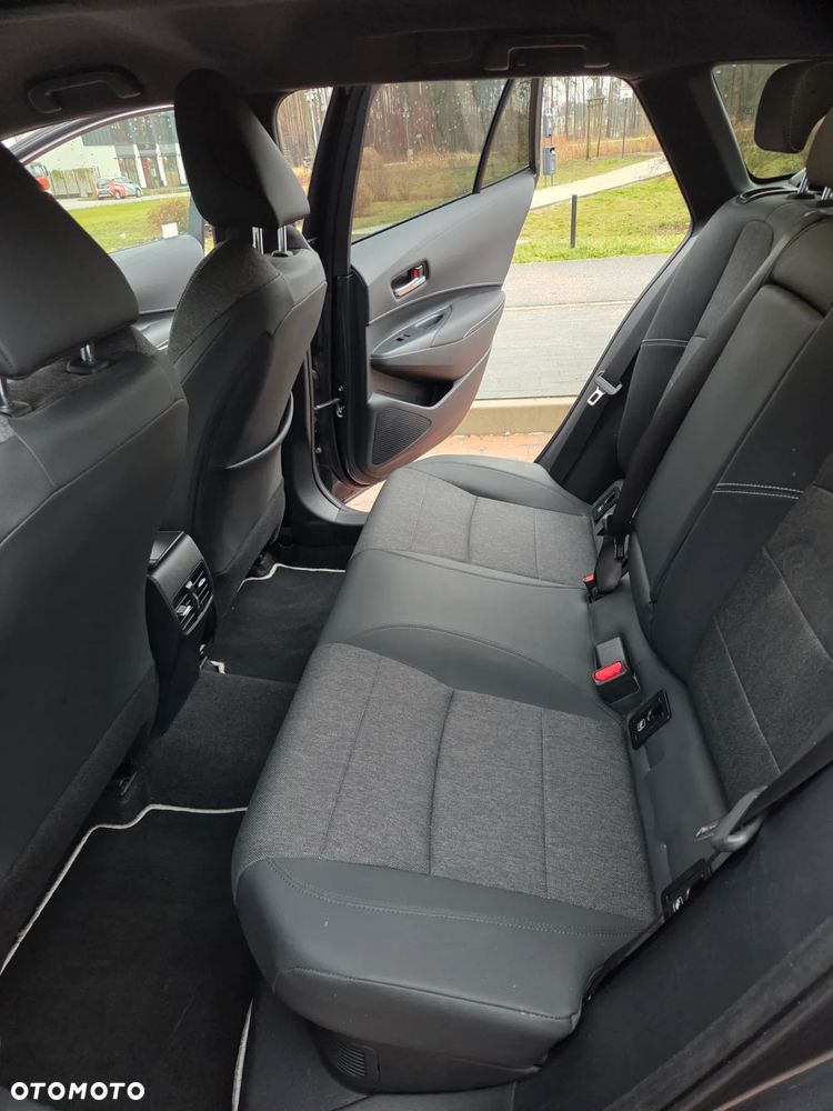 Toyota Corolla 2.0 Hybrid Style - 17