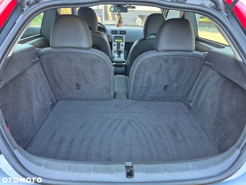 Volvo C30 2.0D Momentum - 8