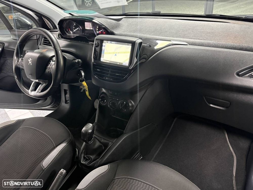 Peugeot 208 1.2 PureTech Style - 22