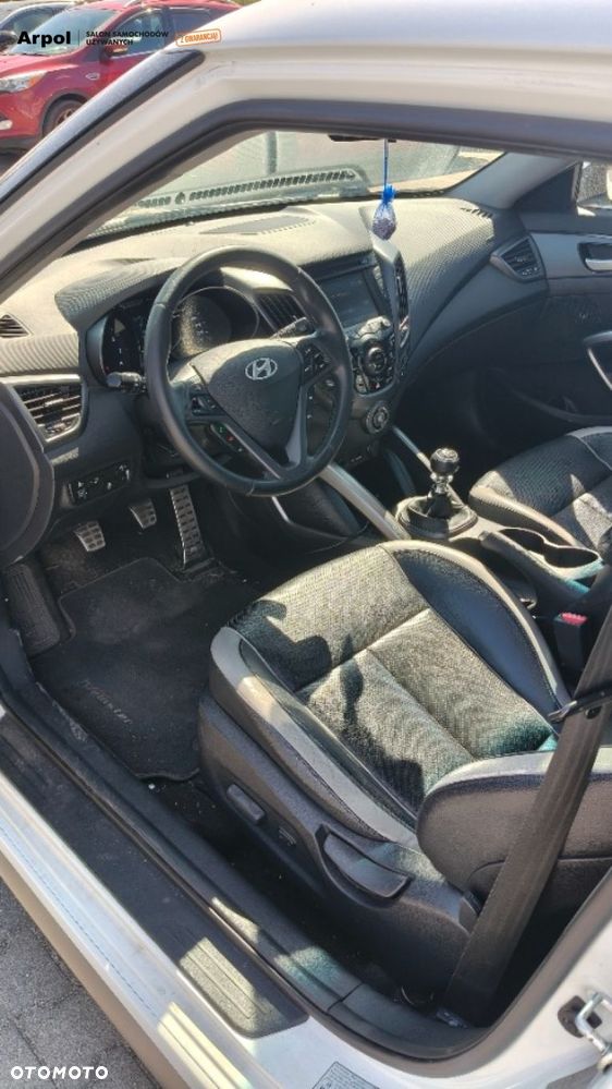 Hyundai Veloster - 11