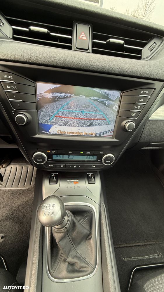 Toyota Avensis 2.0 D-4D Executive - 12