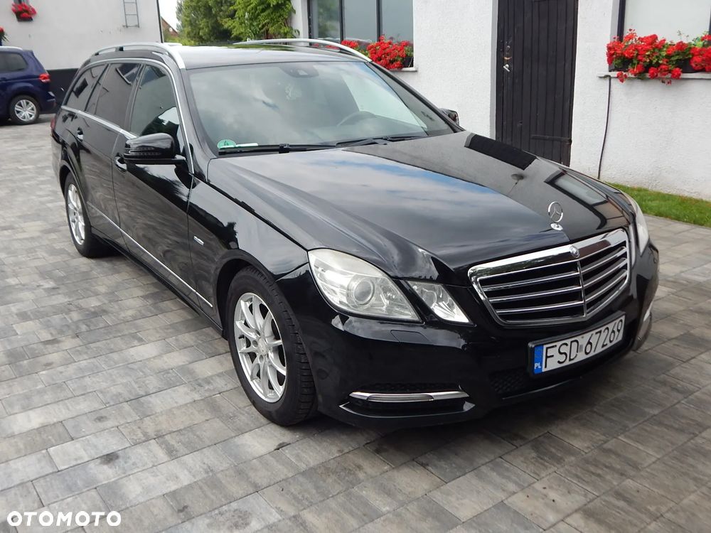Mercedes-Benz Klasa E 220 CDI DPF BlueEFFICIENCY Automatik Avantgarde - 3