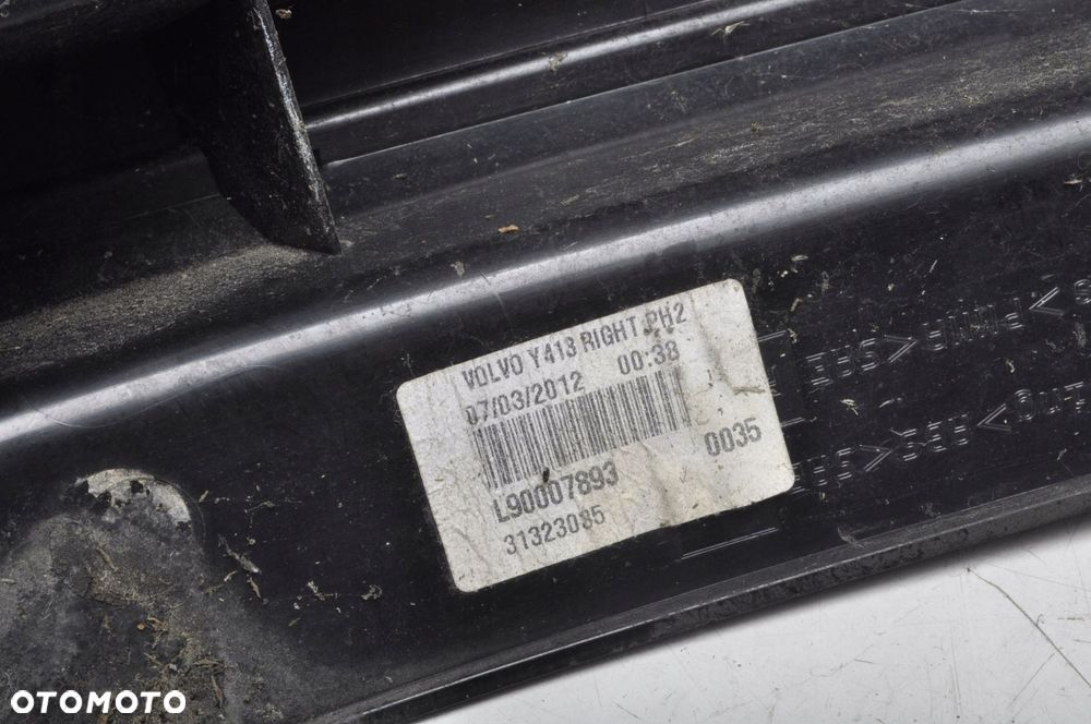 VOLVO XC60 I LAMPA PRAWA TYLNA PRAWY TYŁ 31323035 - 11