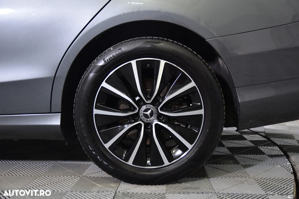 Mercedes-Benz C 220 d 4MATIC Aut - 13