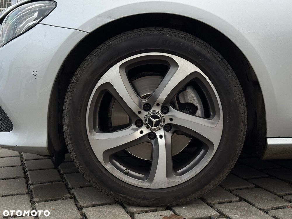 Mercedes-Benz Klasa E 220 d 4-Matic Business Edition - 10