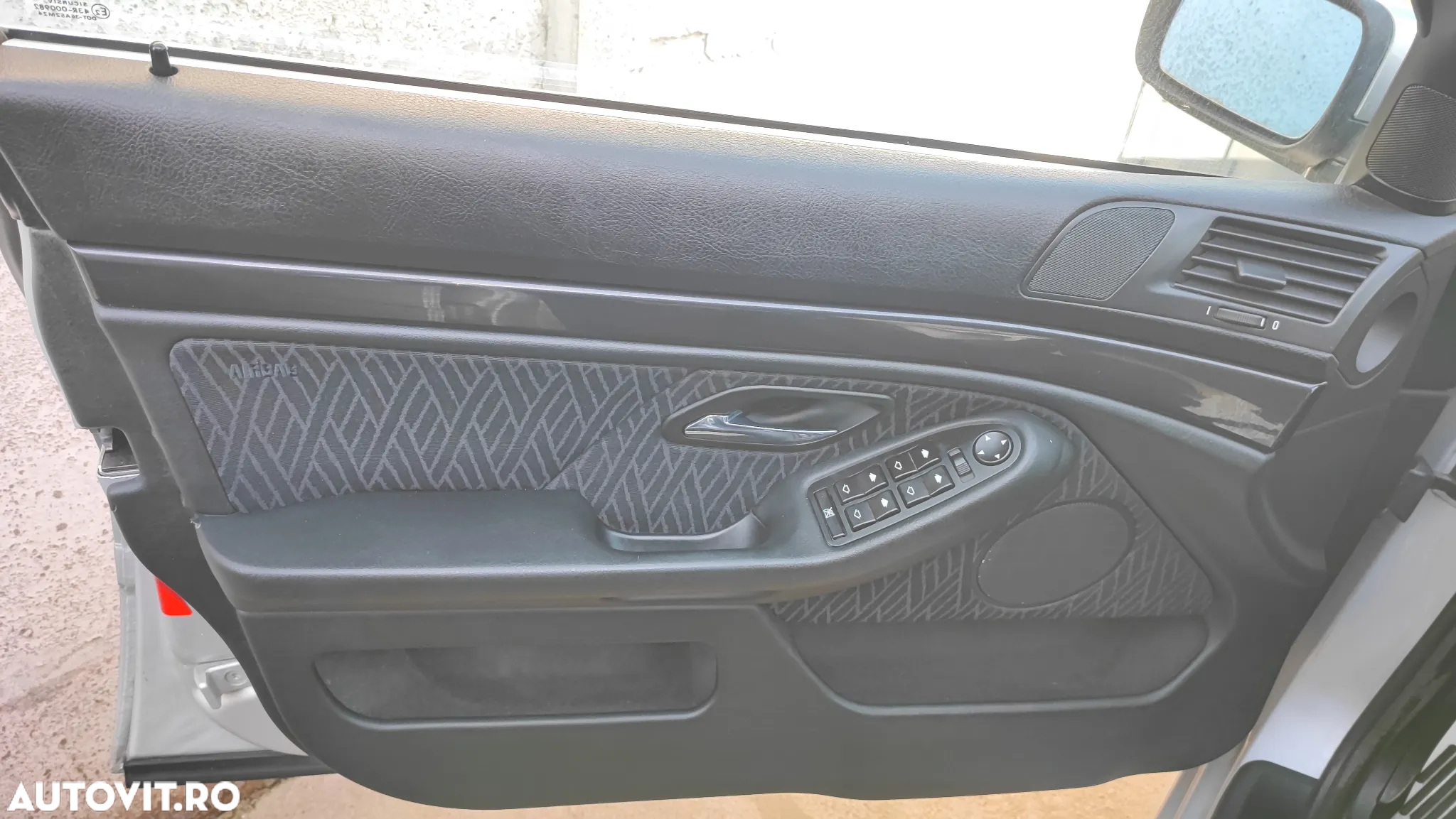 BMW Seria 5 525dA - 8