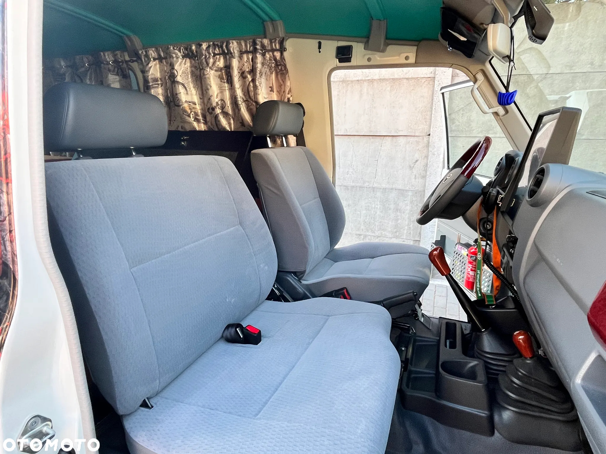 Toyota Land Cruiser - 8