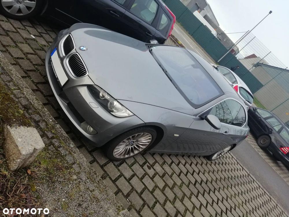 BMW Seria 3 325i - 1