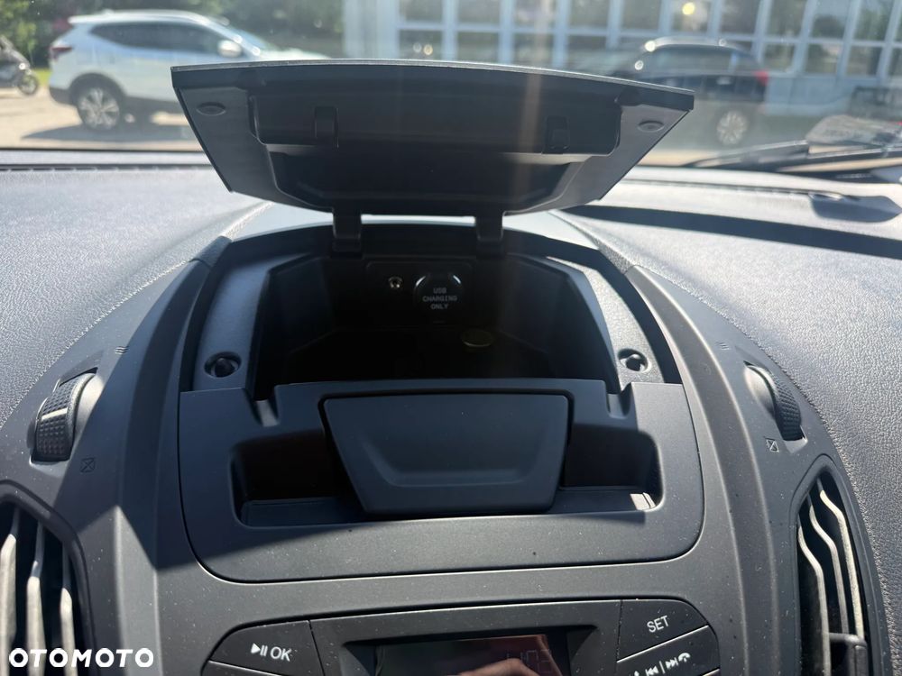 Ford Tourneo Courier 1.5 TDCi Trend - 19