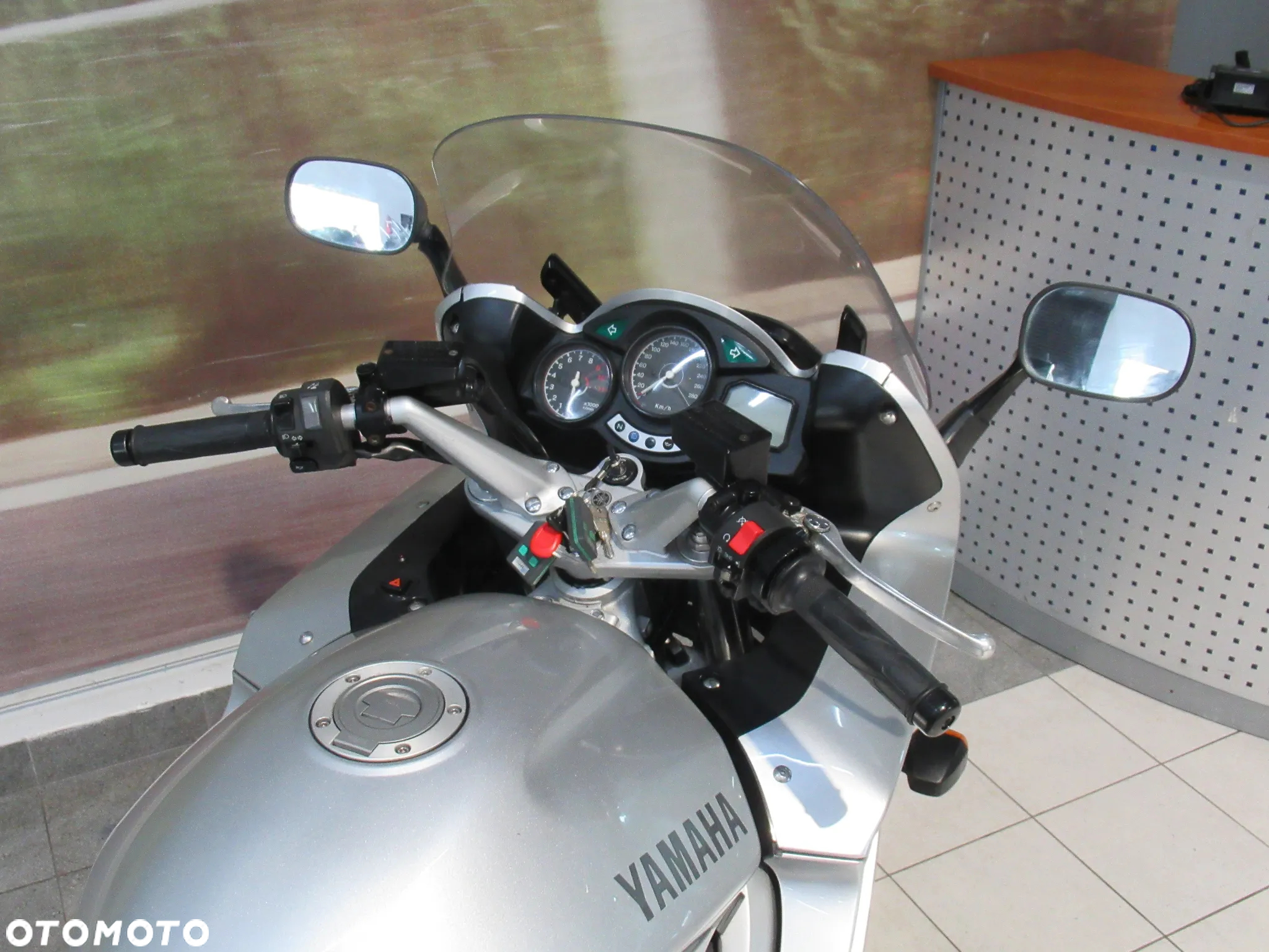 Yamaha FJR - 13