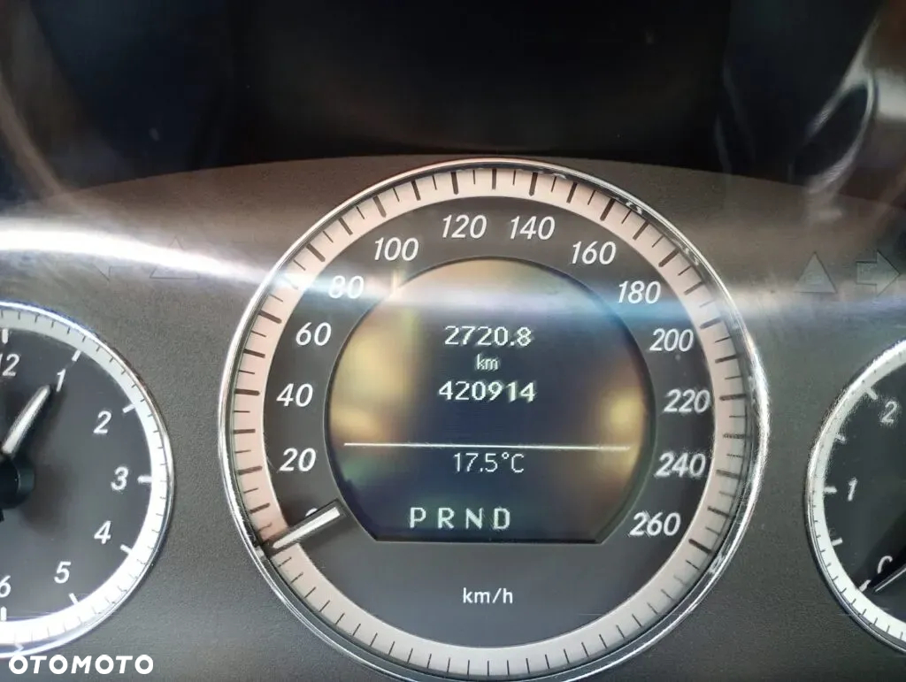 Mercedes-Benz Klasa E 200 BlueTEC 7G-TRONIC Elegance - 23