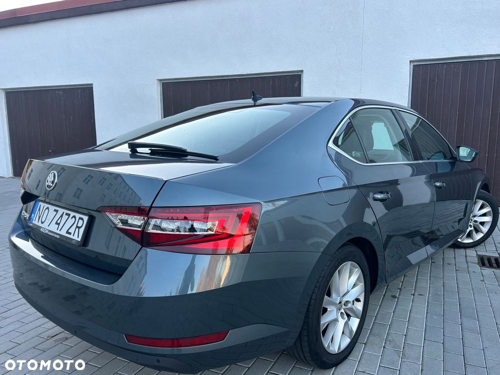 Skoda Superb 1.8 TSI Ambition DSG - 12