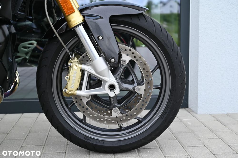 BMW R - 22