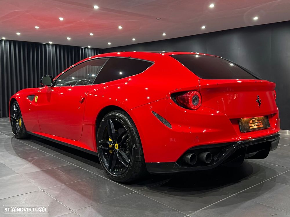 Ferrari FF - 7