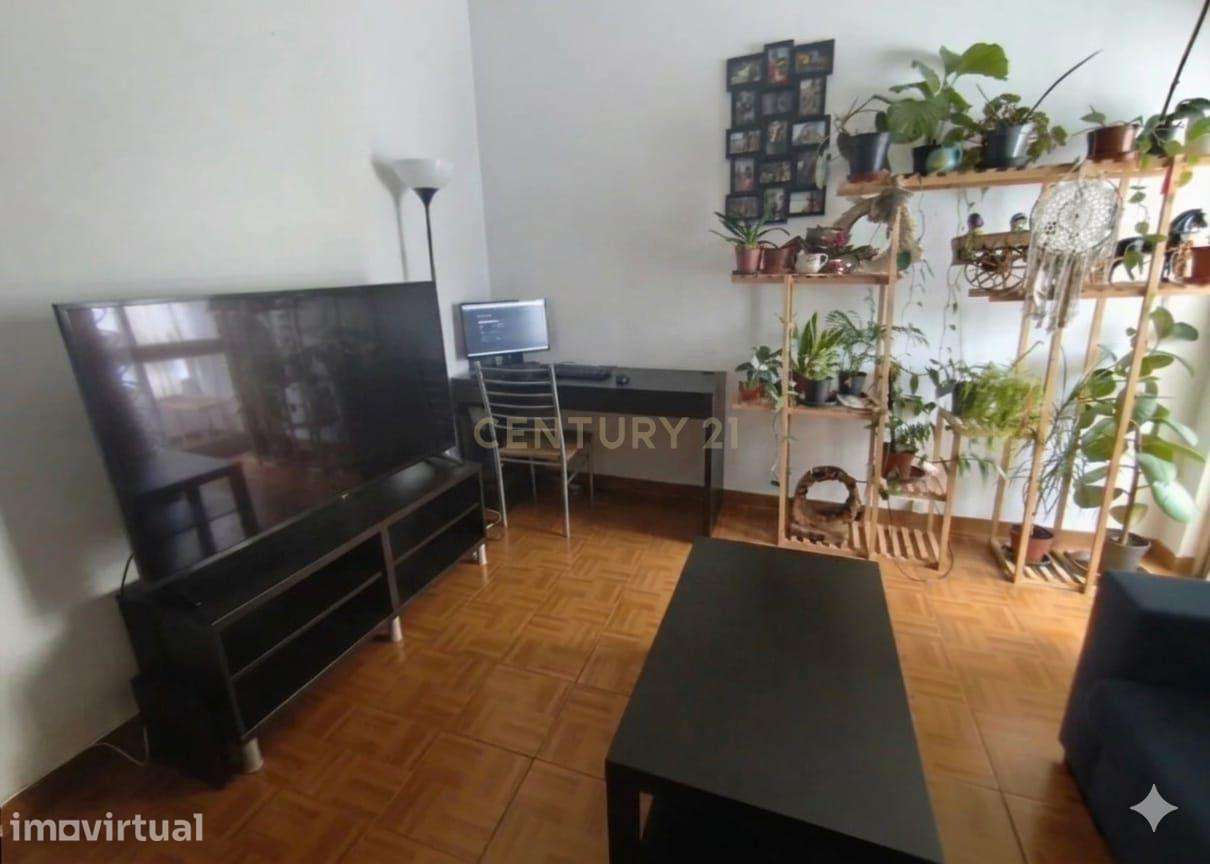 T1 com excelentes áreas, varandas e arrecadação – Forte da Casa - Grande imagem: 2/21