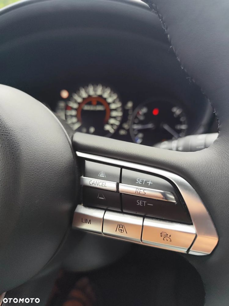 Mazda 3 e-SKYACTIV-G 2.0 M HYBRID DRIVE - 31