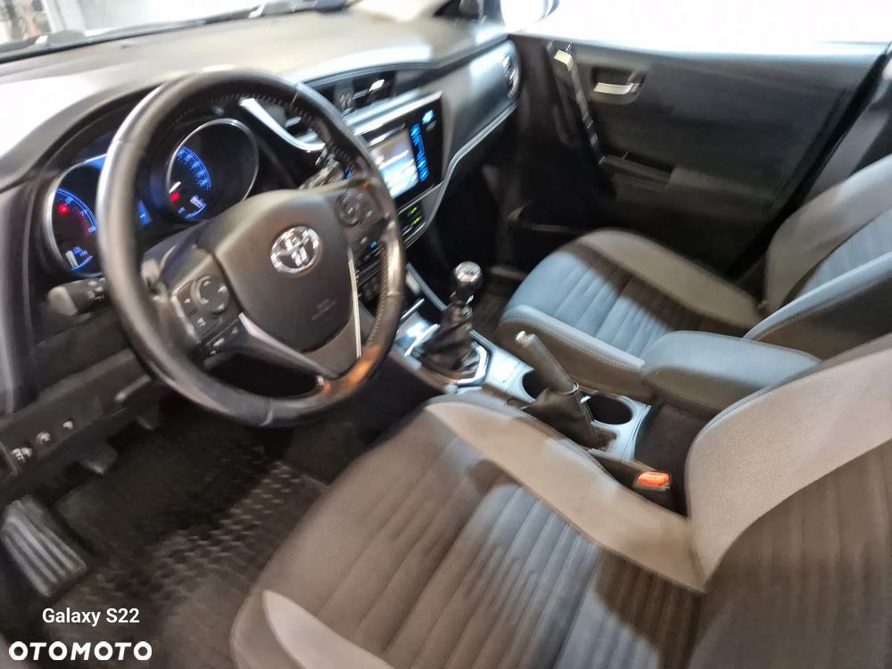 Toyota Auris 1.6 Premium Comfort - 18