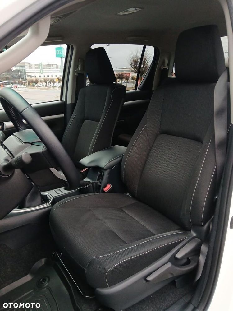 Toyota Hilux 2.8 D-4D Double Cab SR5 4x4 - 39