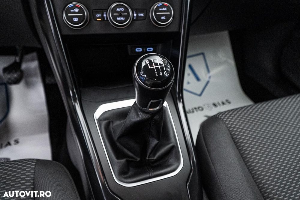 Volkswagen T-ROC 1.6 TDI Design - 23