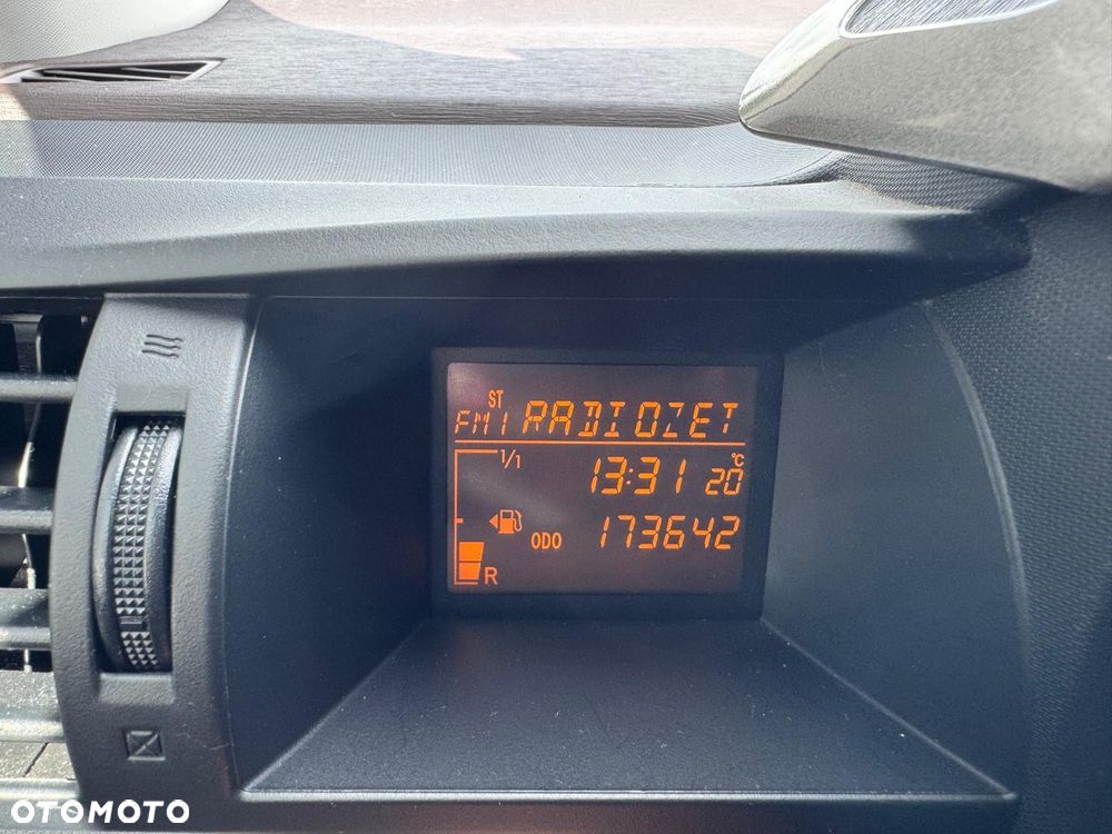 Toyota iQ - 21