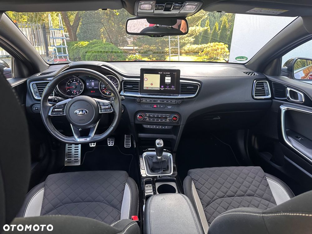 Kia ProCeed - 23