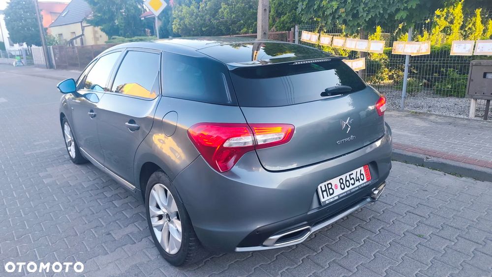Citroën DS5 Hybrid4 EGS6 SportChic - 27