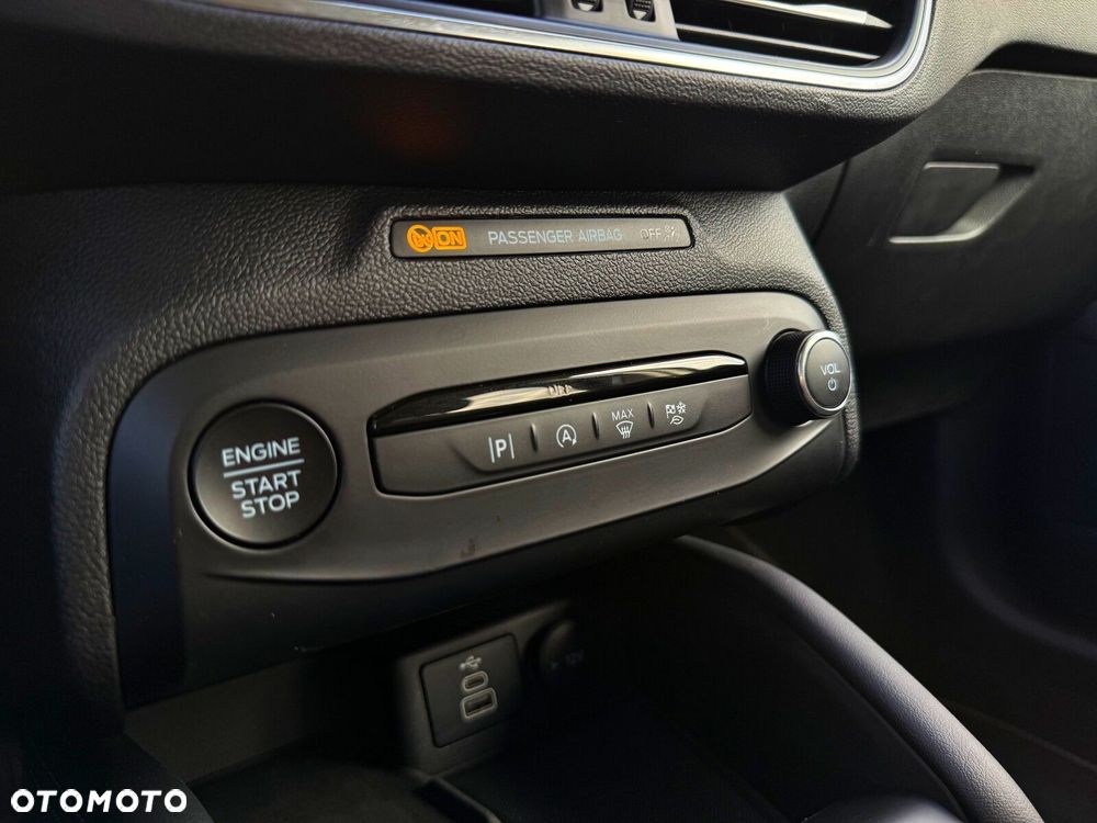 Ford Focus 1.0 EcoBoost mHEV Titanium X - 22