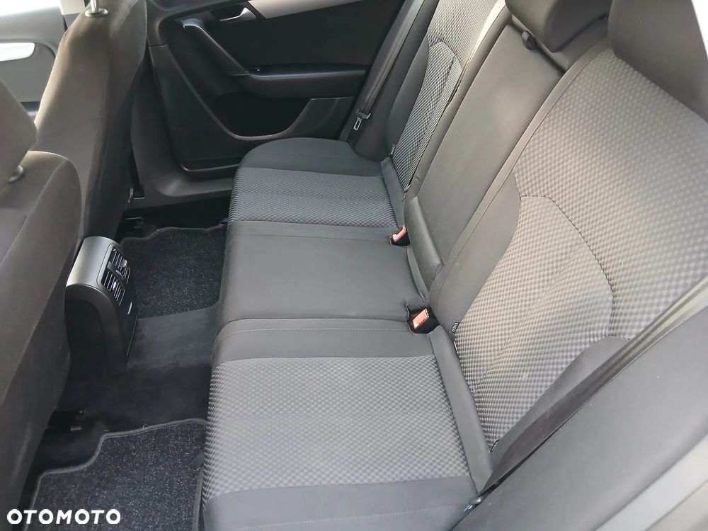 Volkswagen Passat - 22