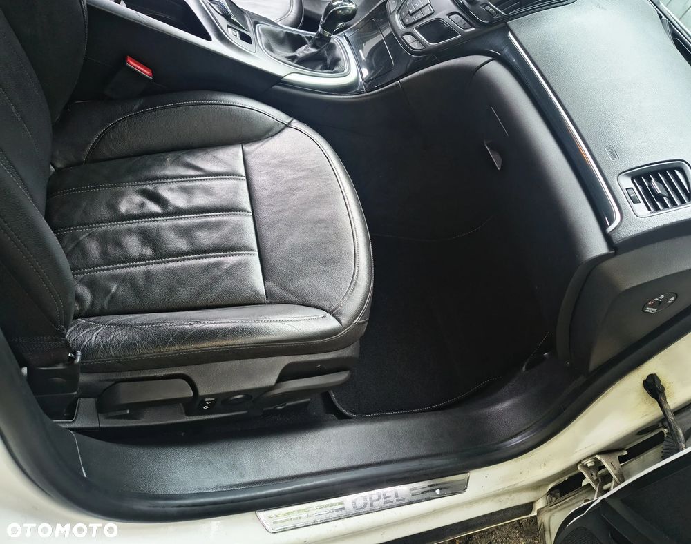 Opel Insignia 2.0 CDTI EcoFLEX S&S - 10