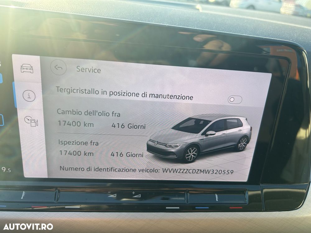 Volkswagen Golf 1.5 eTSI DSG MHEV Life - 24
