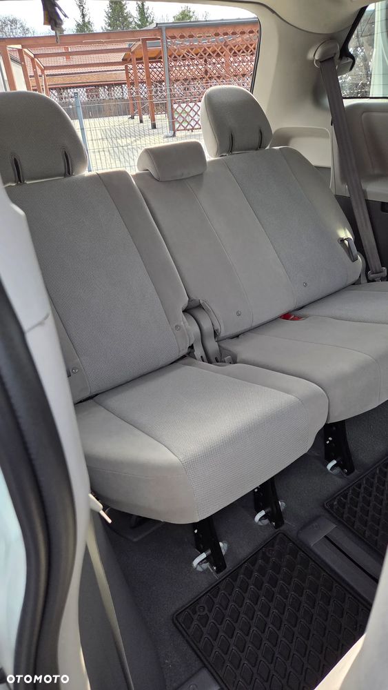 Toyota Sienna - 8