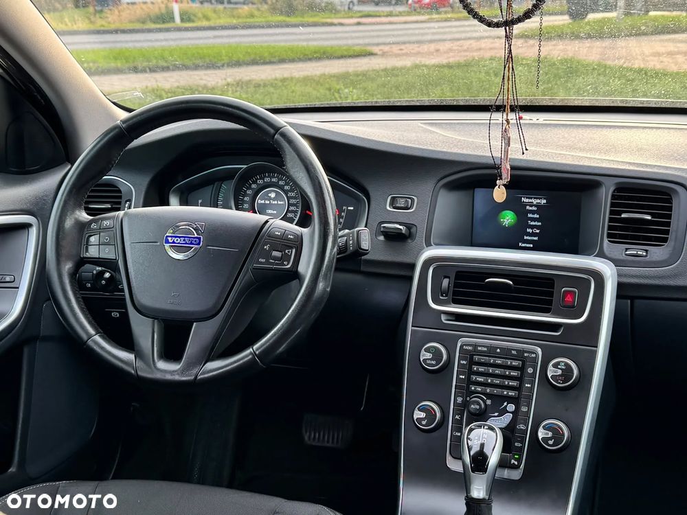 Volvo V60 D4 Geartronic Momentum - 18