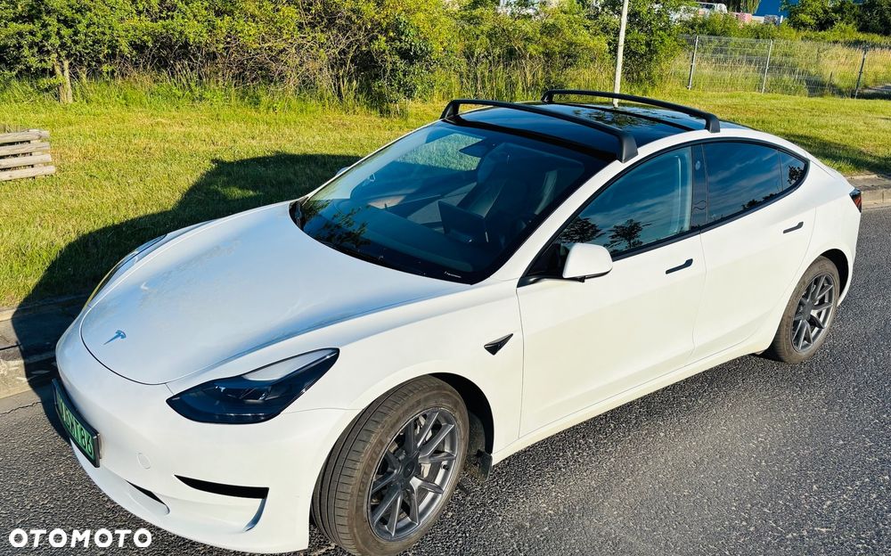 Tesla Model 3 - 1