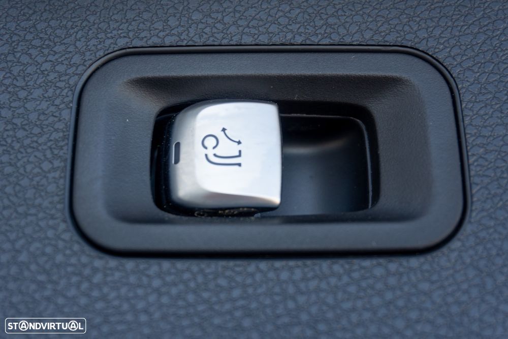 Mercedes-Benz E 300 e Station 9G-TRONIC AMG Line - 35